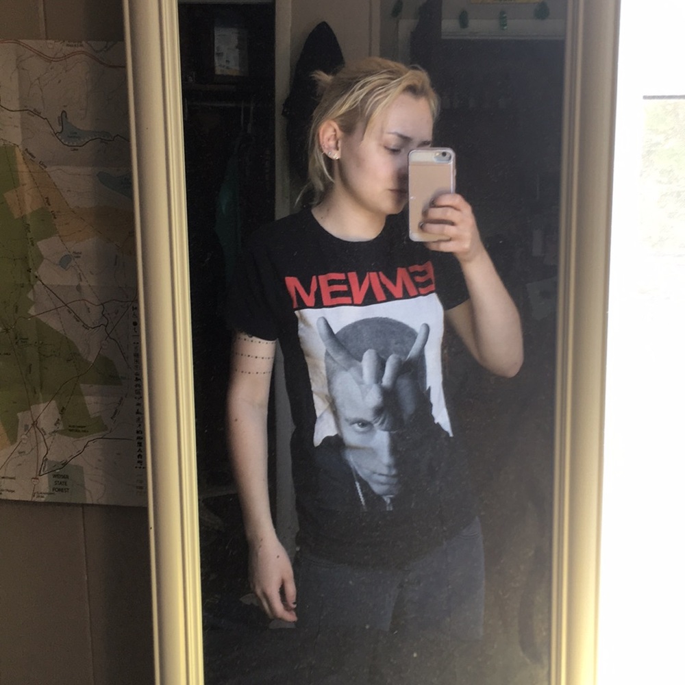 black Eminem graphic tee S